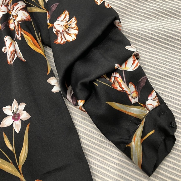 Zara Floral Button-down Blouse - Picture 3 of 3